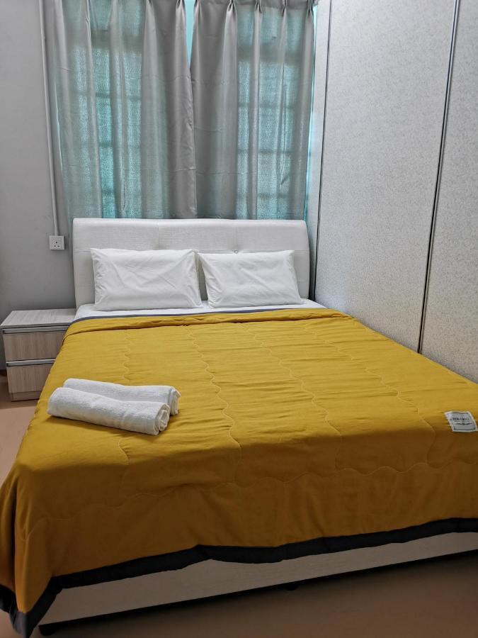 G Fortune Guest House Victoria Green George Town Extérieur photo