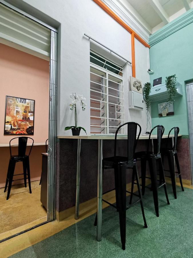 G Fortune Guest House Victoria Green George Town Extérieur photo