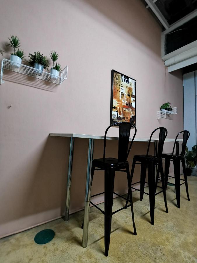 G Fortune Guest House Victoria Green George Town Extérieur photo