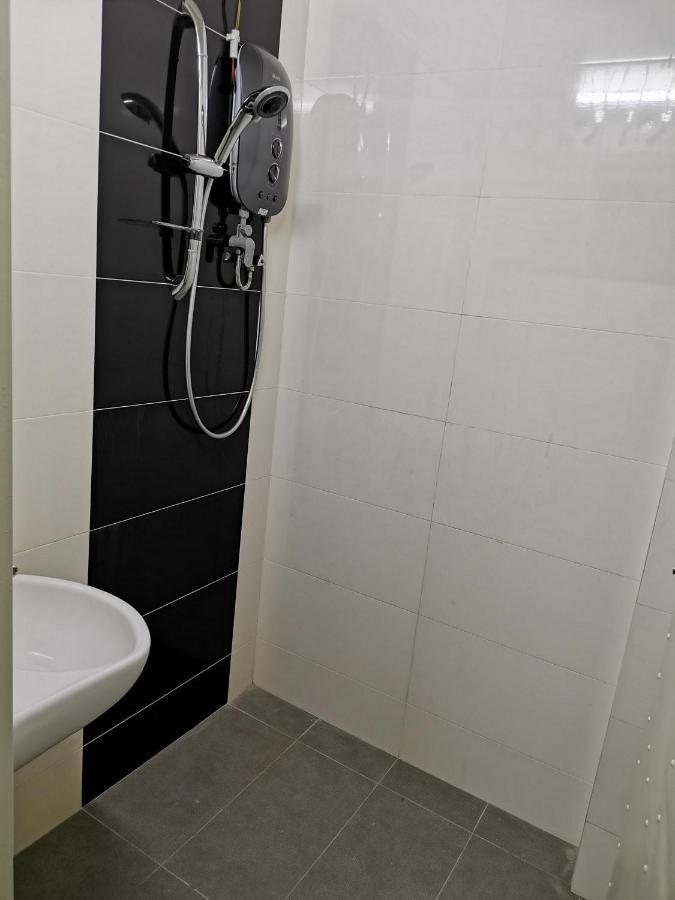 G Fortune Guest House Victoria Green George Town Extérieur photo