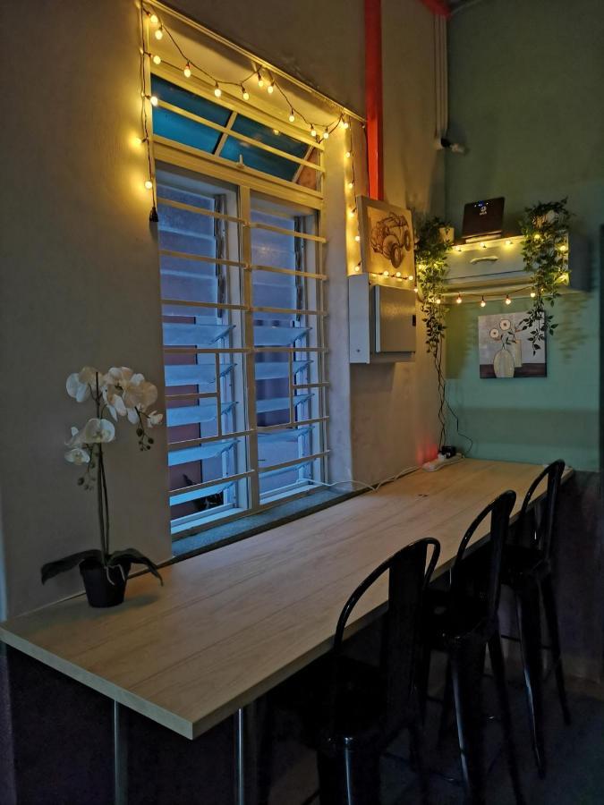 G Fortune Guest House Victoria Green George Town Extérieur photo
