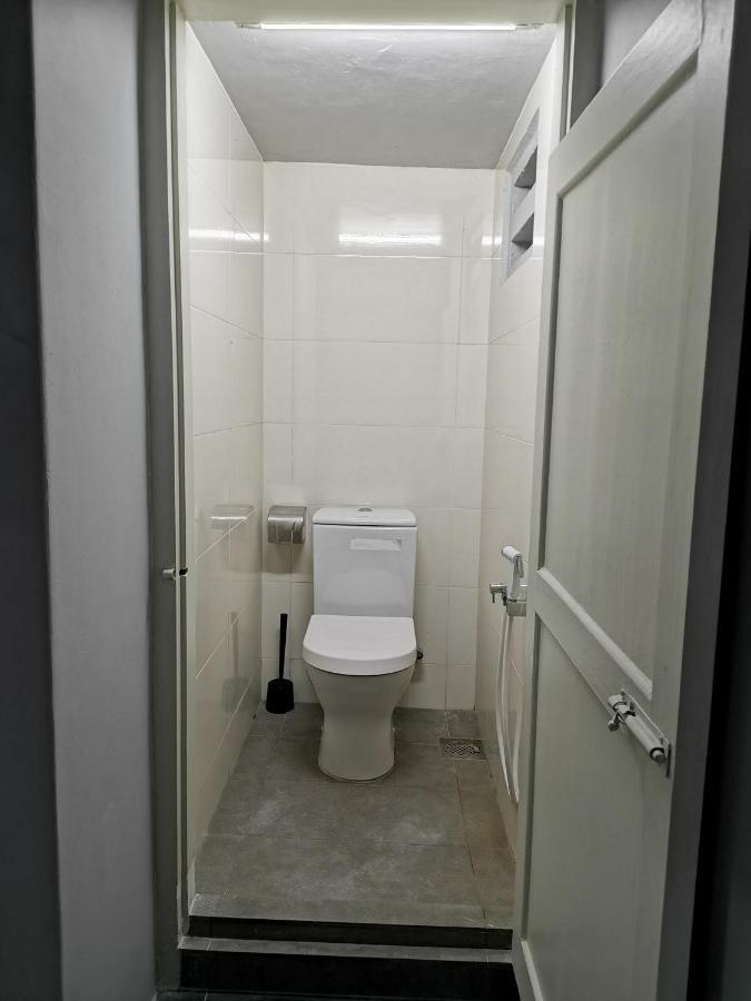 G Fortune Guest House Victoria Green George Town Extérieur photo